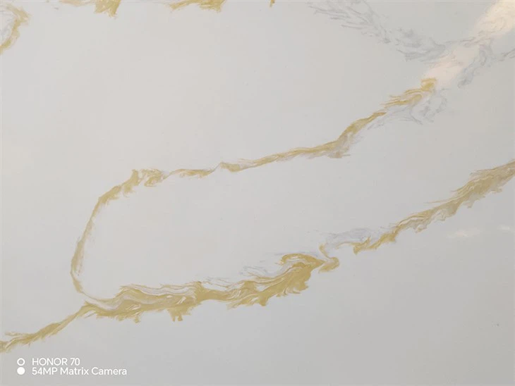 Calacatta Storm Gold Quartz (5)